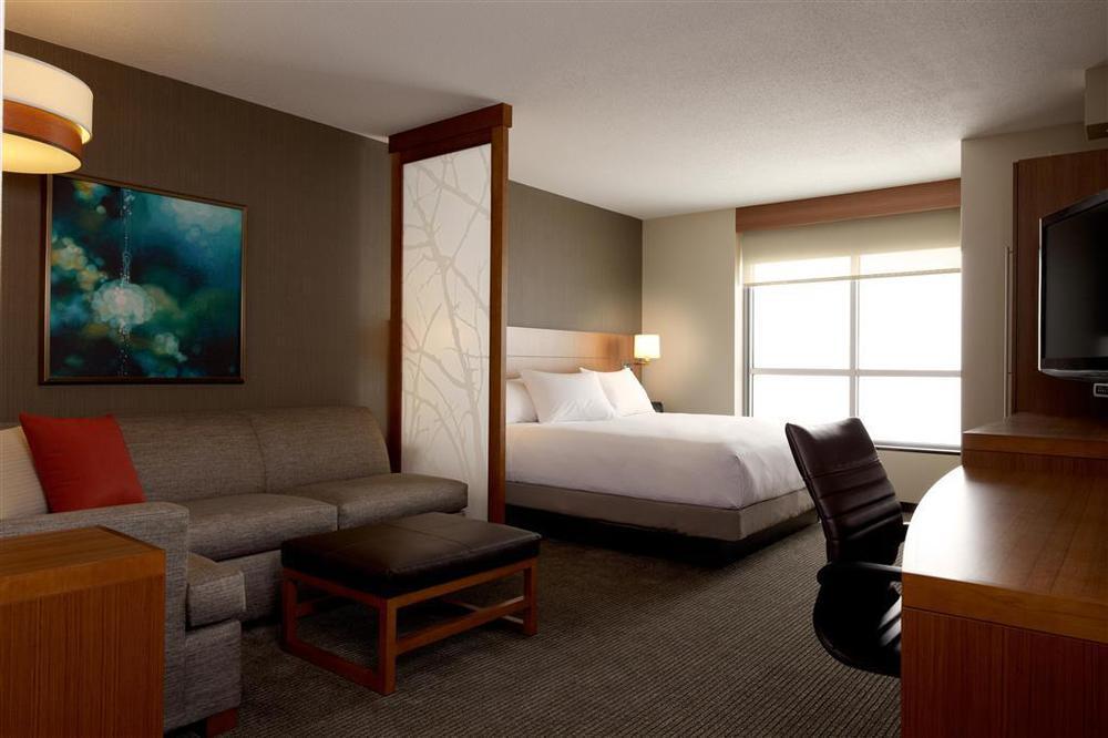 Hyatt Place Pensacola Airport Room photo
